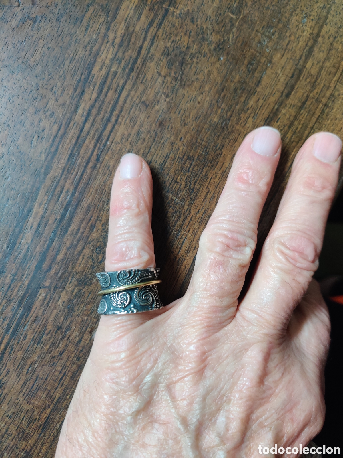 Joyeria: Anillo de dise&ntilde;o en oro de 18k y en plata de ley - Foto 6
