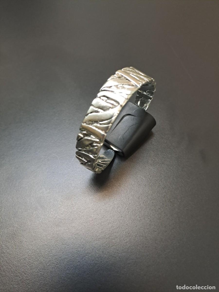 Joyeria: Pulsera met&aacute;lica de trazos ajustable nueva - Foto 1