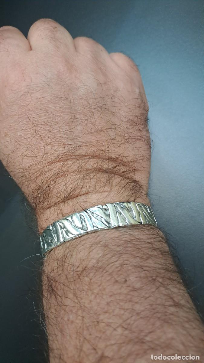 Joyeria: Pulsera met&aacute;lica de trazos ajustable nueva - Foto 2