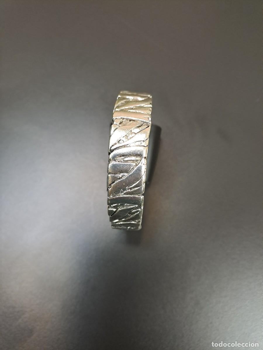 Joyeria: Pulsera met&aacute;lica de trazos ajustable nueva - Foto 3