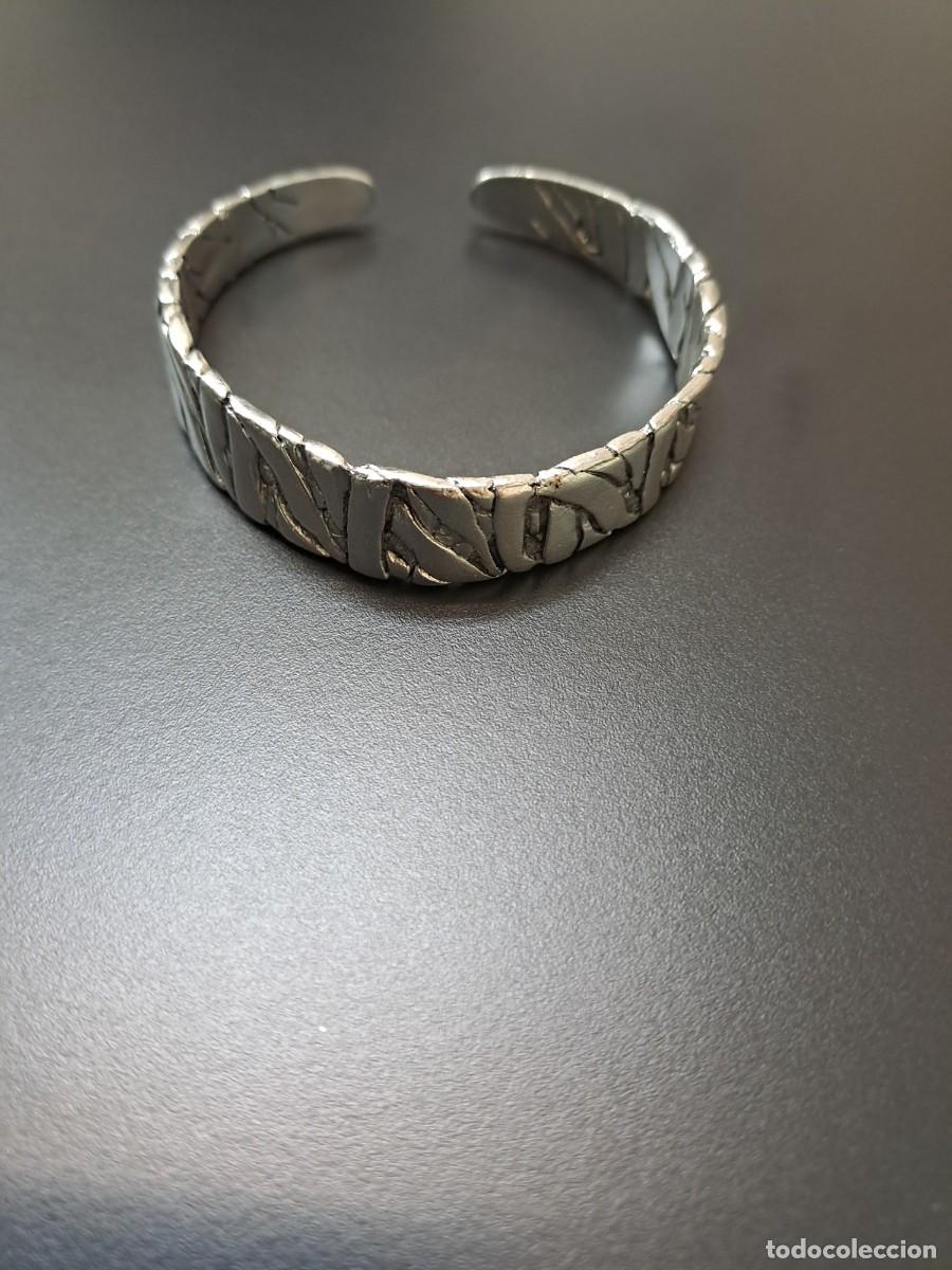 Joyeria: Pulsera met&aacute;lica de trazos ajustable nueva - Foto 4
