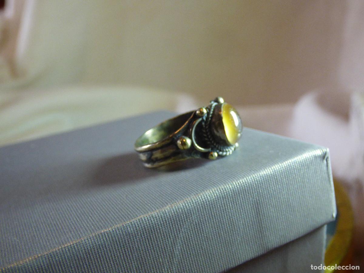 Joyeria: Anillo de la India,laton y opalo. - Foto 3