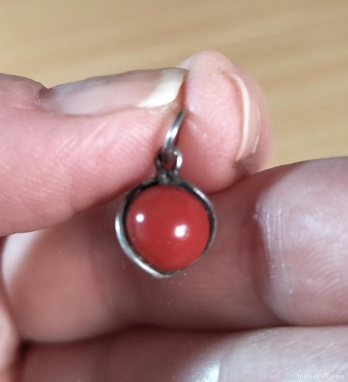 Joyeria: Colgante de plata con piedra roja. - Foto 1