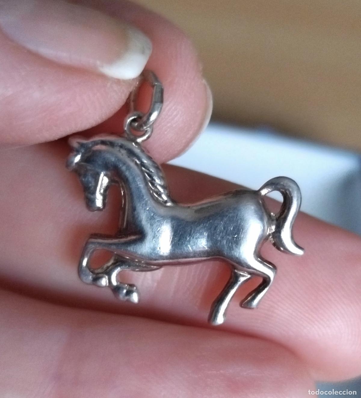 Joyeria: Colgante de caballo, plata de ley. - Foto 1