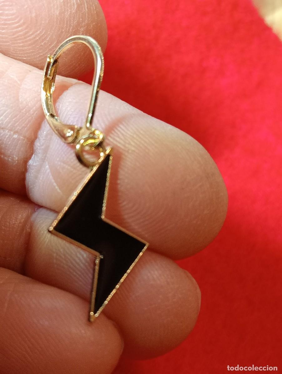 Joyeria: PENDIENTES DE ORO Y ESMALTE RAYO NEGRO (SIN USAR) - Foto 3