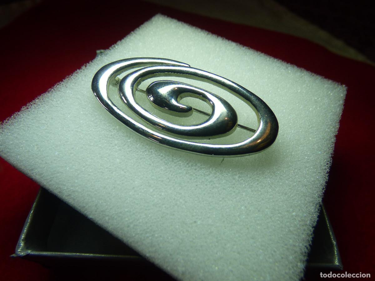 Joyeria: Broche con ba&ntilde;o de plata.Espiral. - Foto 2