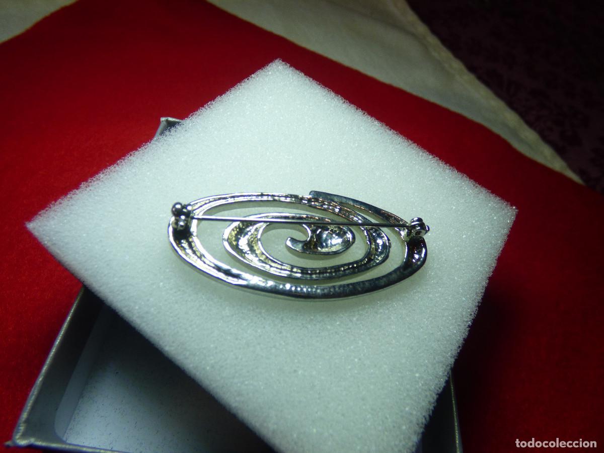 Joyeria: Broche con ba&ntilde;o de plata.Espiral. - Foto 3