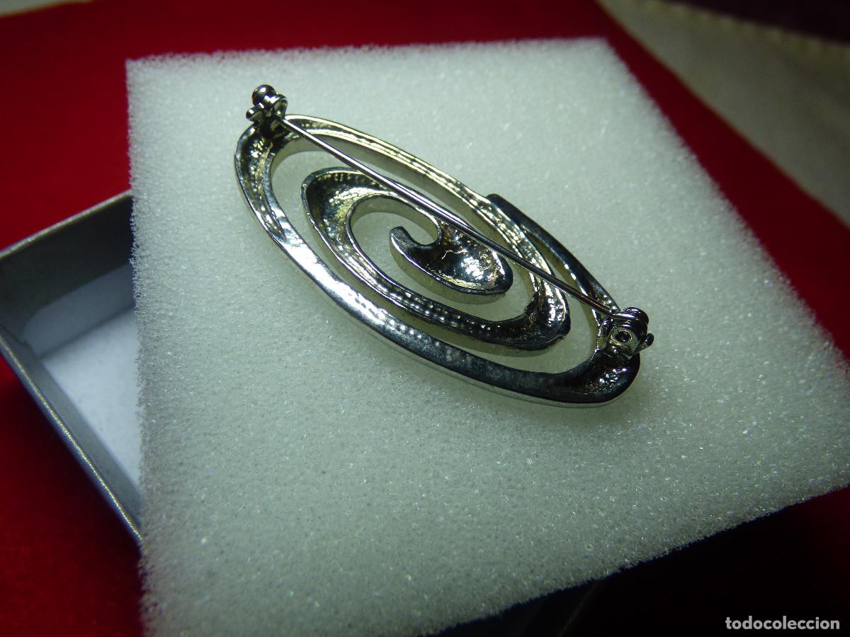 Joyeria: Broche con ba&ntilde;o de plata.Espiral. - Foto 4