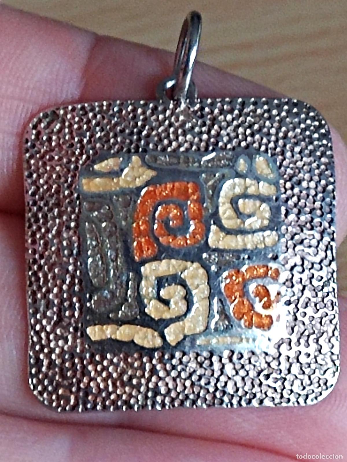 Joyeria: Colgante, plata de ley contrastada, con dibujos. - Foto 1