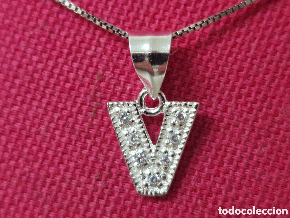 Joyeria: COLGANTE PLATA Y CIRCONITSS LETRA V CON CADENA - Foto 1