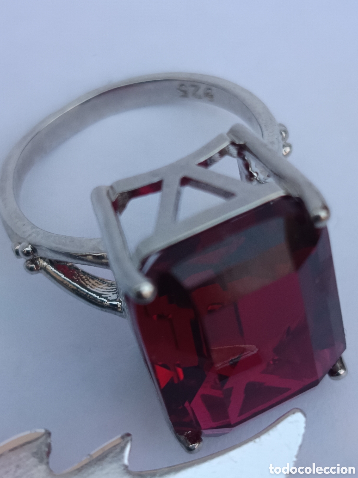 Joyeria: Bello anillo sortija con s&iacute;mil rubi chapado en plata - Foto 3