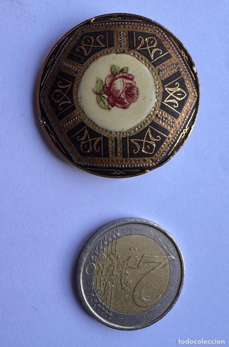 Joyeria: Antiguo broche tipo damasquinado con rosa central - Foto 5
