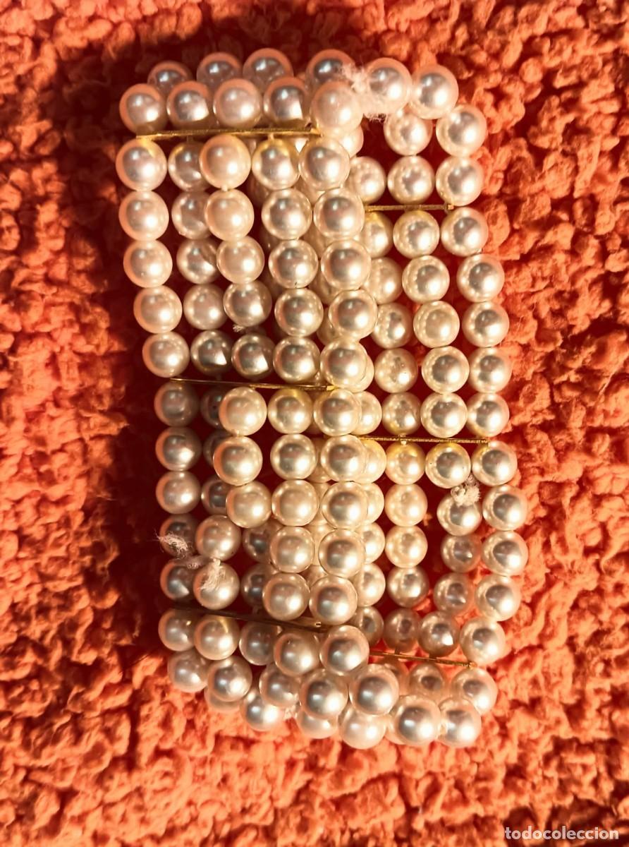 Joyeria: Pulsera El&aacute;stica de S&iacute;mil Perlas con Detalles Dorados - Foto 1
