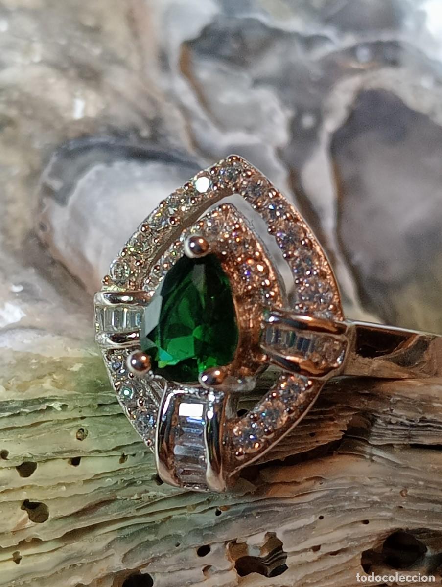 Joyeria: ANILLO DE ESMERALDA, TOPACIOS Y PLATA MACIZA (SIN USAR) - Foto 1