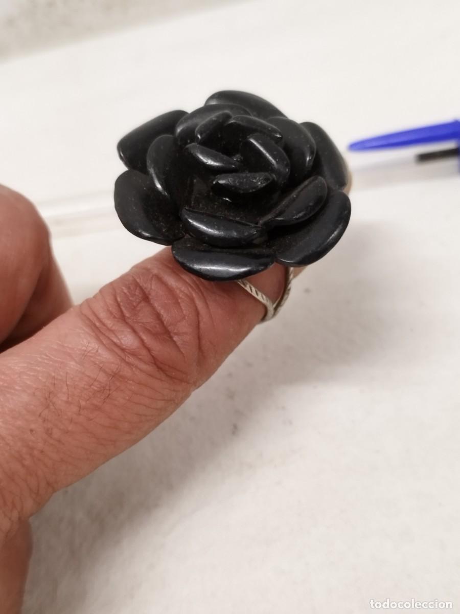 Joyeria: Antiguo anillo con una rosa negra. - Foto 1