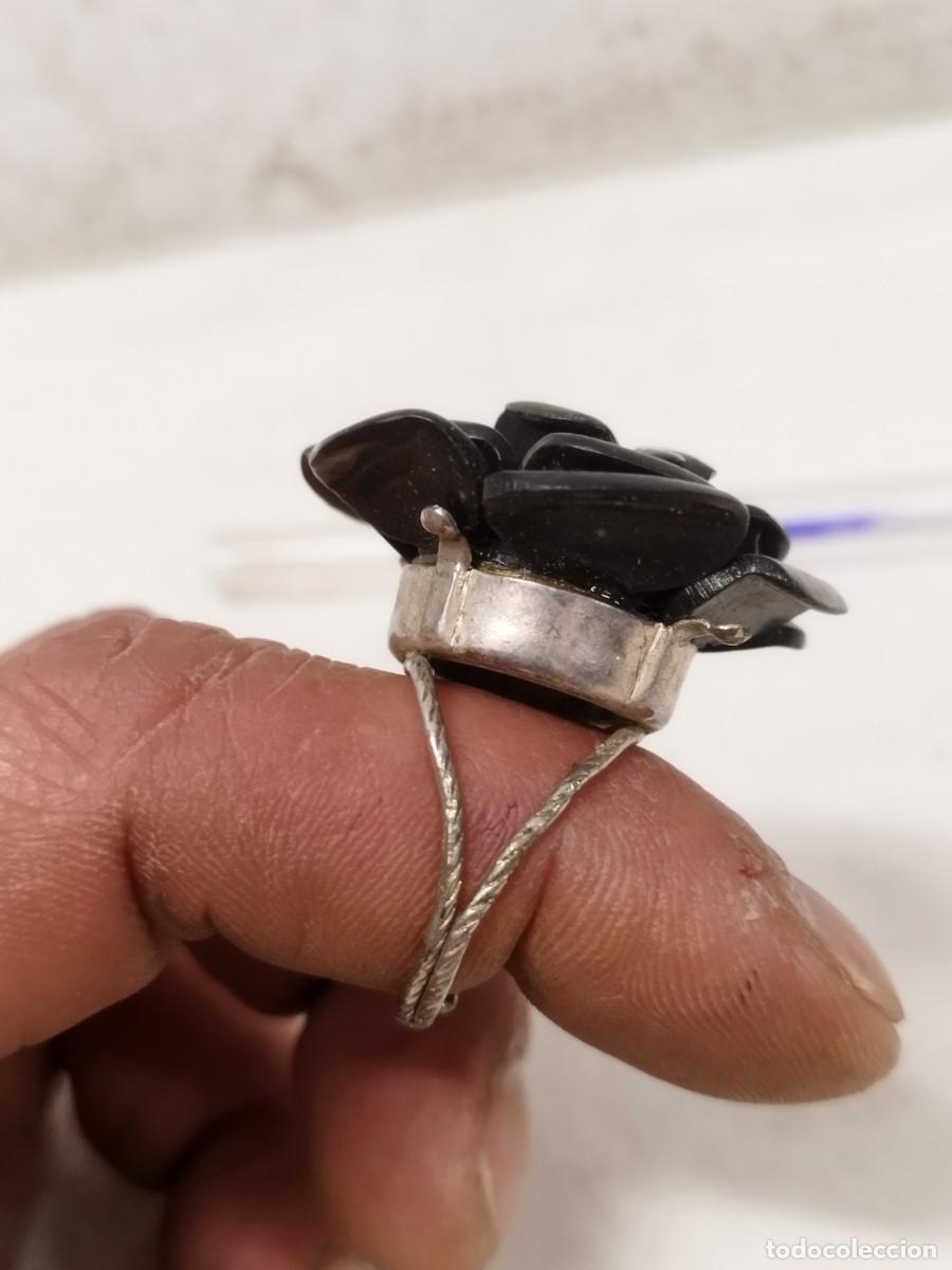 Joyeria: Antiguo anillo con una rosa negra. - Foto 2