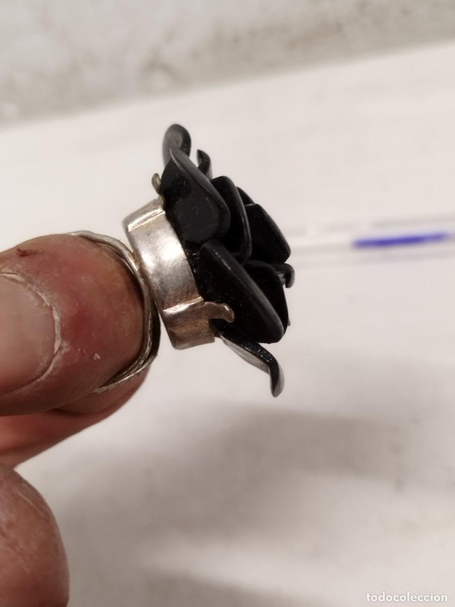 Joyeria: Antiguo anillo con una rosa negra. - Foto 3