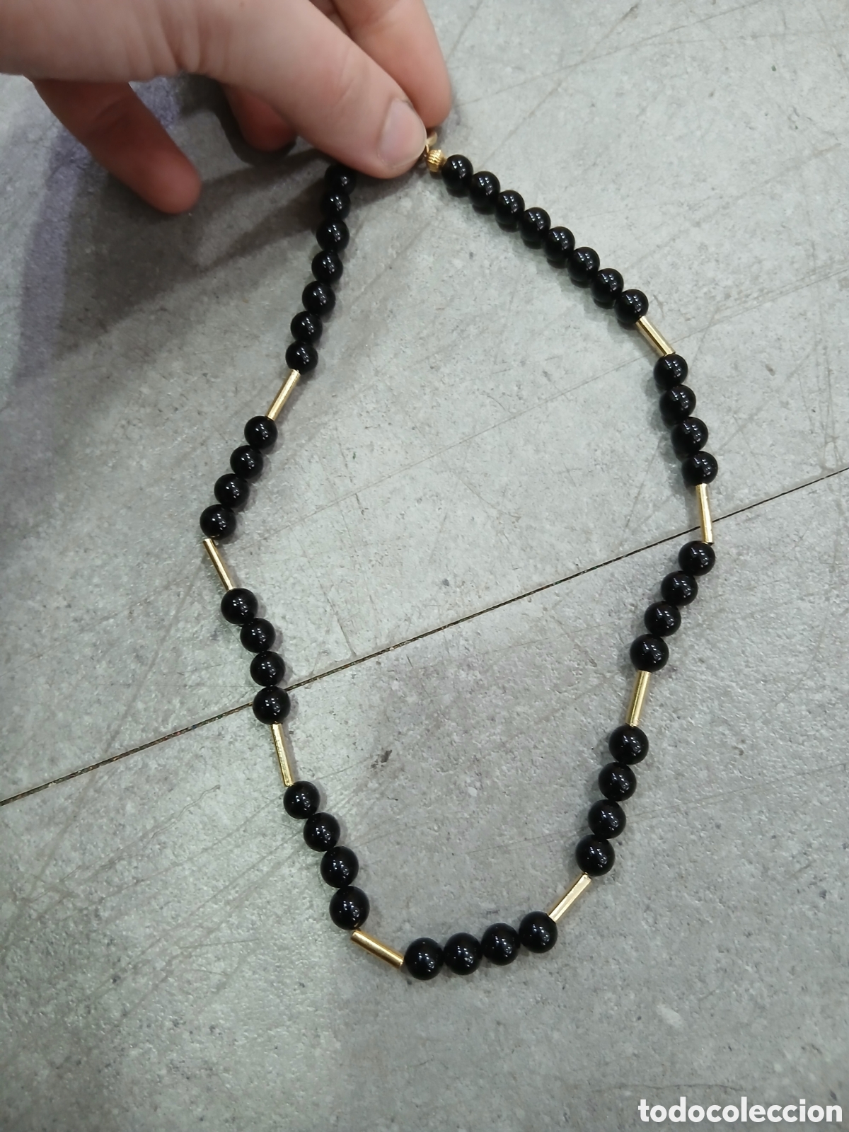 Joyeria: Gargantilla dorada y negra. (L118) - Foto 1