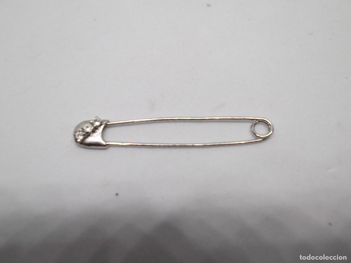 Joyeria: Aguja con tres con circonitas.Vintage - Foto 1