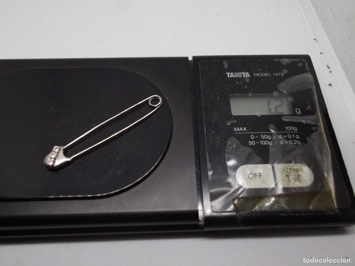 Joyeria: Aguja con tres con circonitas.Vintage - Foto 2