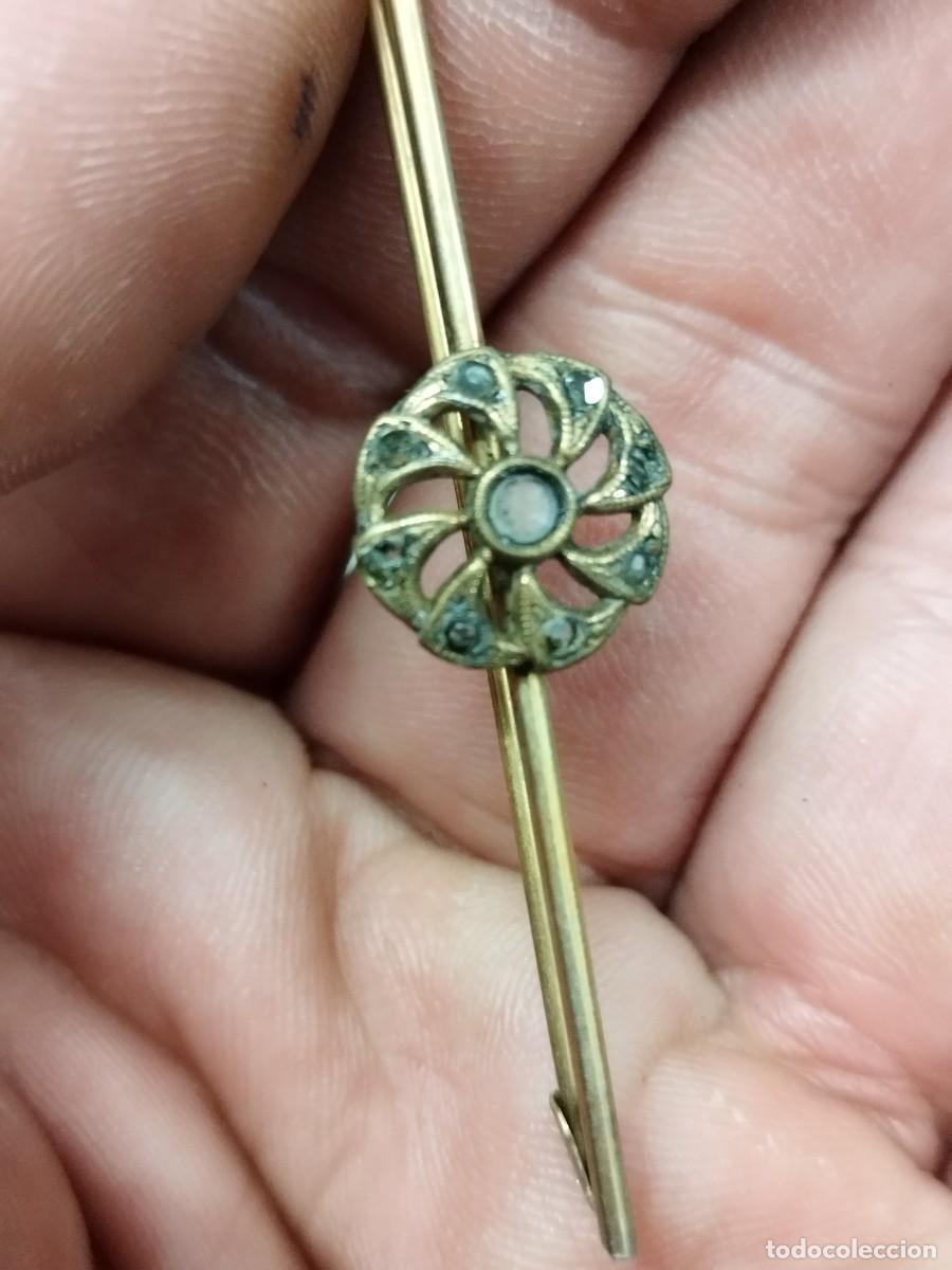 Joyeria: Antiguo broche, flor con pedrer&iacute;a a identificar. - Foto 2