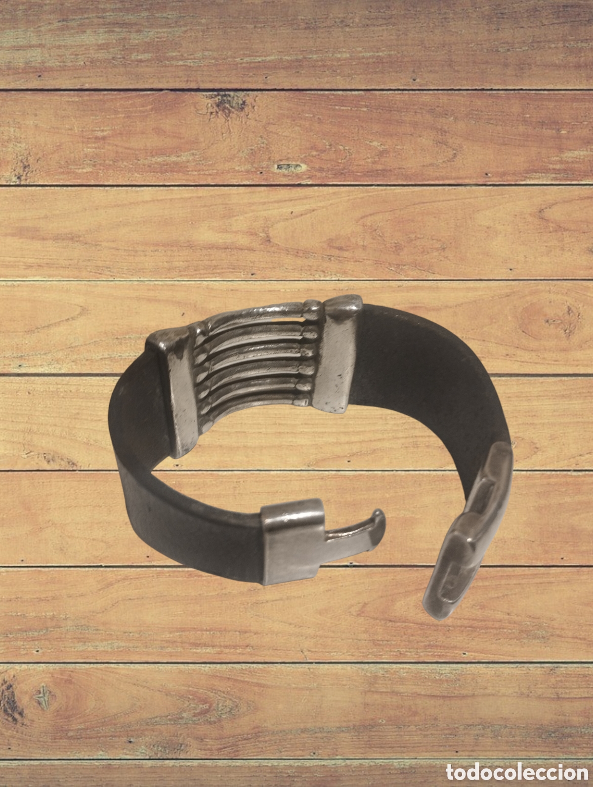 Joyeria: Pulsera Plateada y cuero de la marca Uno de 50. - Foto 4