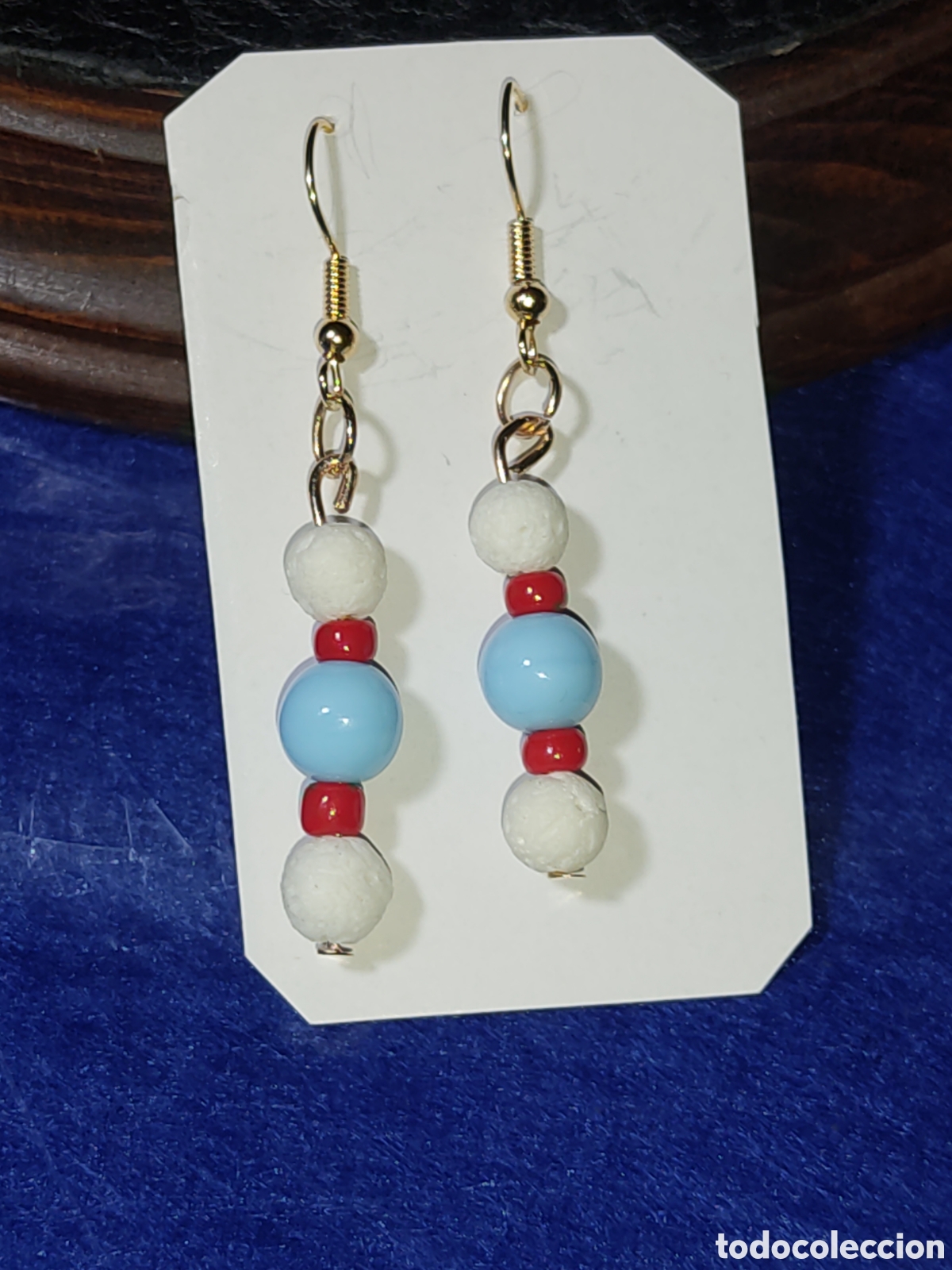 Joyeria: Pendientes de opalina azul y roja y coral blanco. - Foto 2