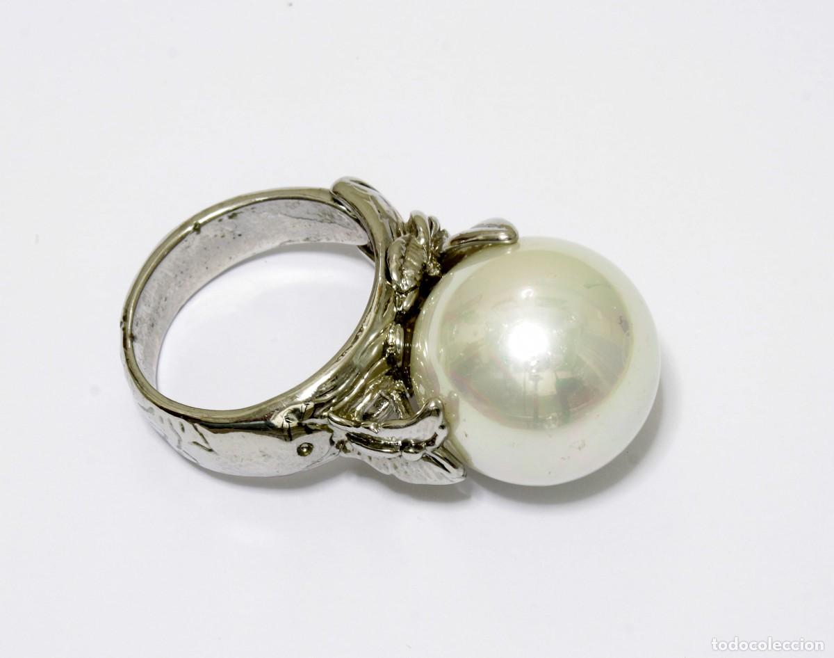 Joyeria: ORIGINAL ANILLO LABRADO CON GRAN PERLA DE BISUTER&Iacute;A - Foto 2