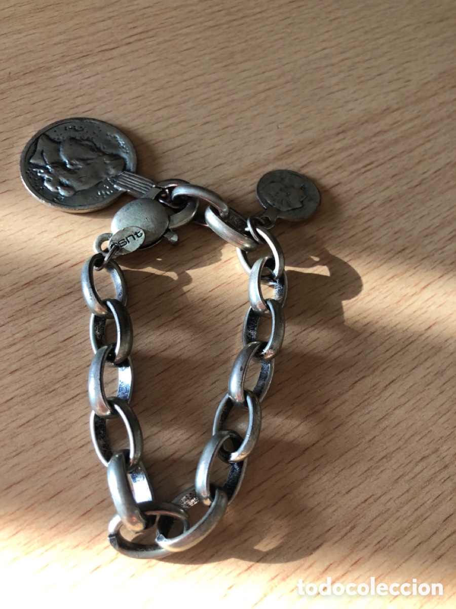 Joyeria: Antigua pulsera snt con medallas - Foto 2