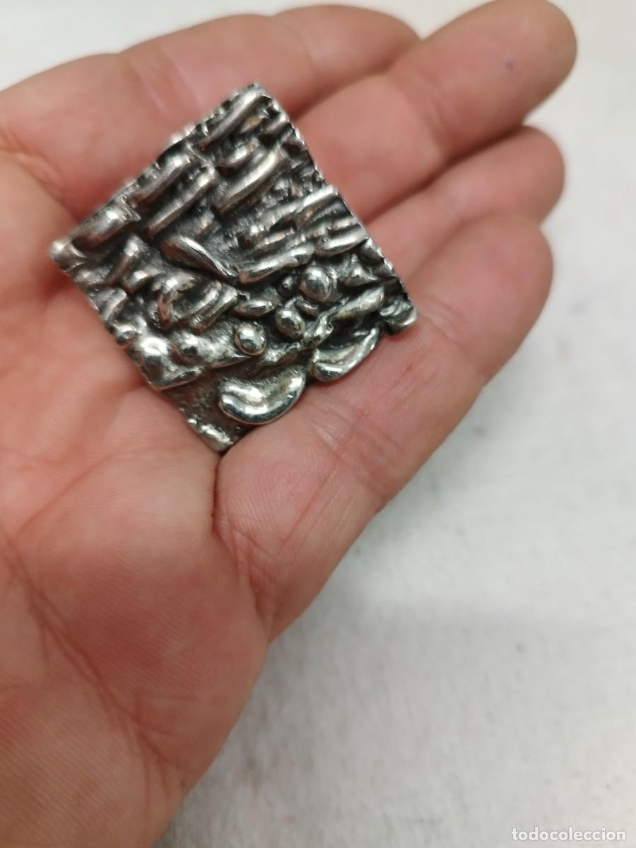 Joyeria: Antiguo gran anillo a identificar, posiblemente plata. - Foto 1
