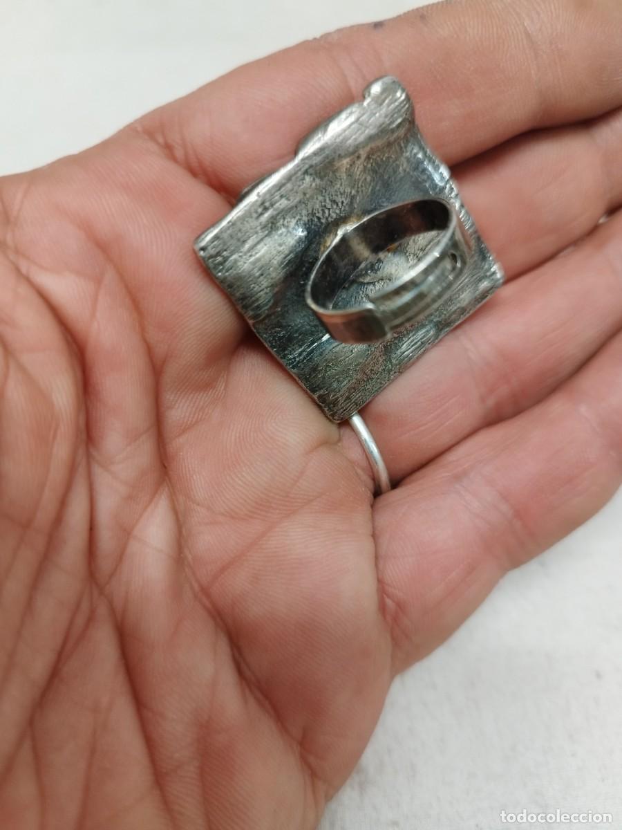 Joyeria: Antiguo gran anillo a identificar, posiblemente plata. - Foto 2