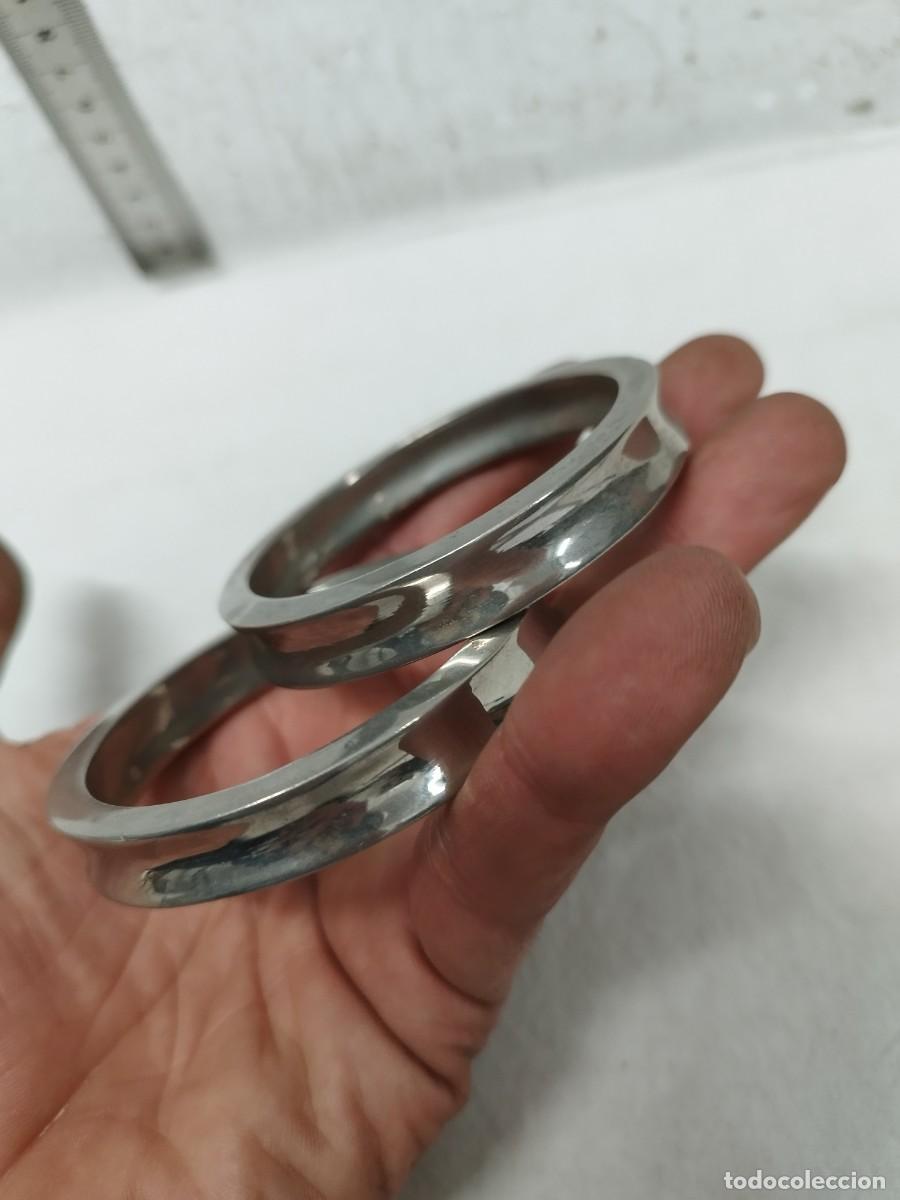 Joyeria: Pareja de Antiguas pulseras plateadas. - Foto 2