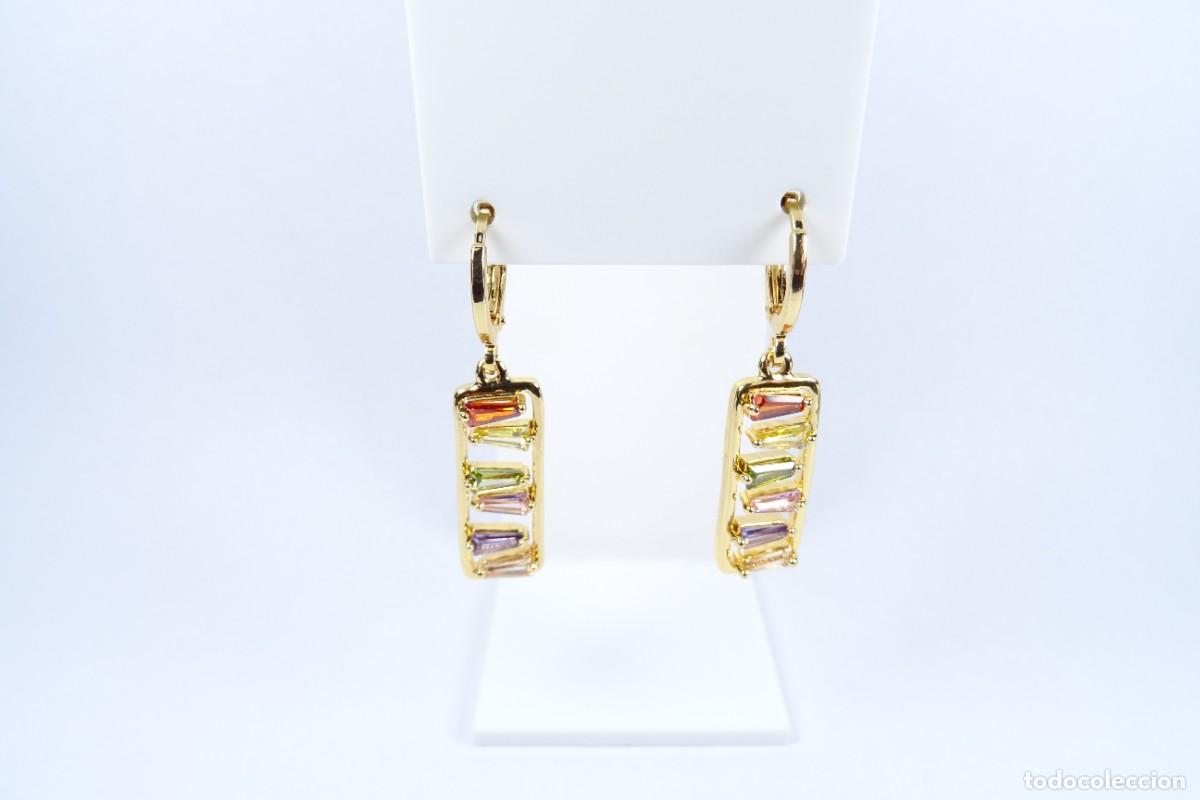 Joyeria: PENDIENTES LARGOS EN ORO DE 14K CON PIEDRAS MULTICOLOR - Foto 3