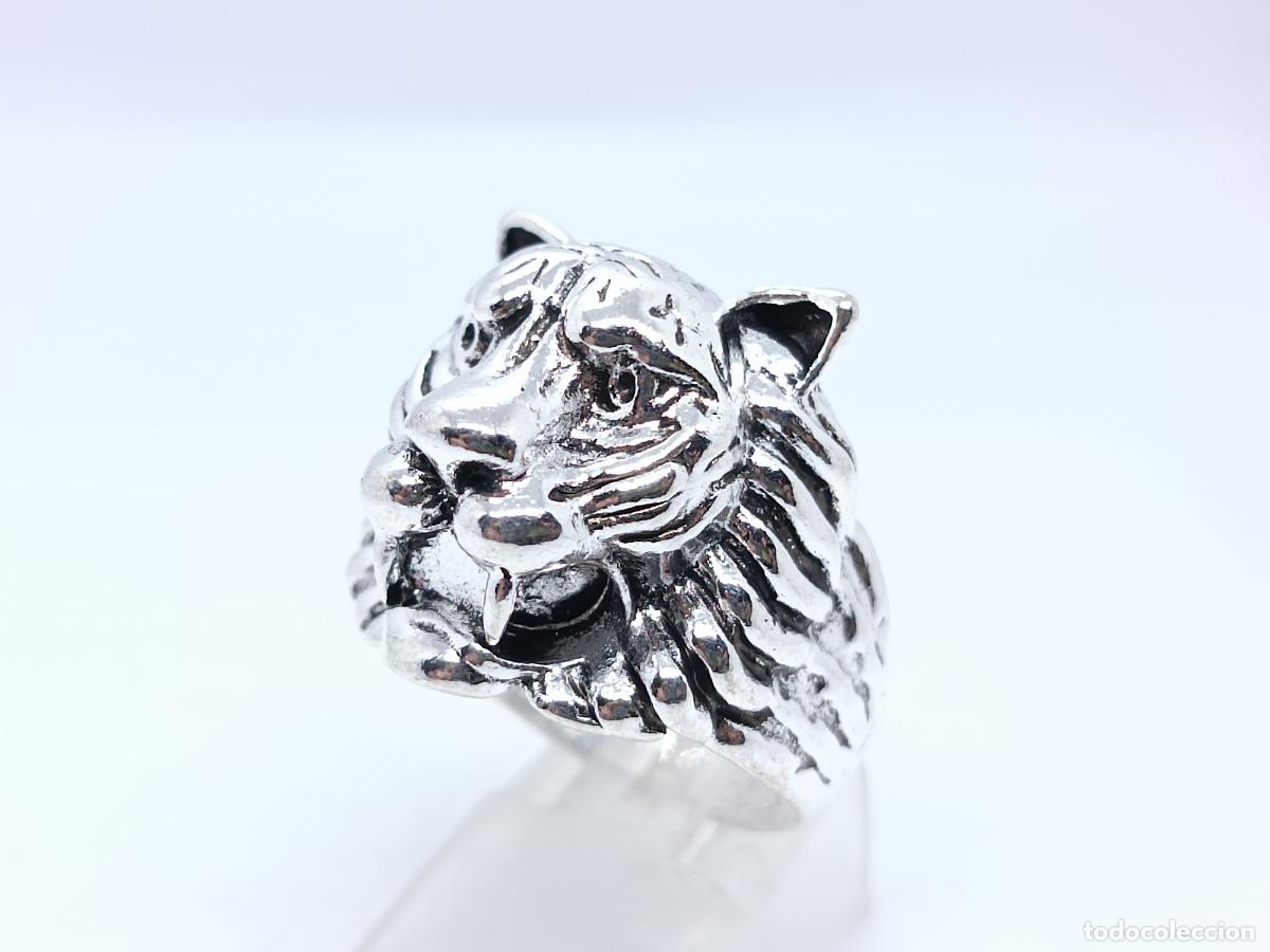Joyeria: Excelente anillo en forma de cabeza de le&oacute;n con acabados de plata - Foto 4