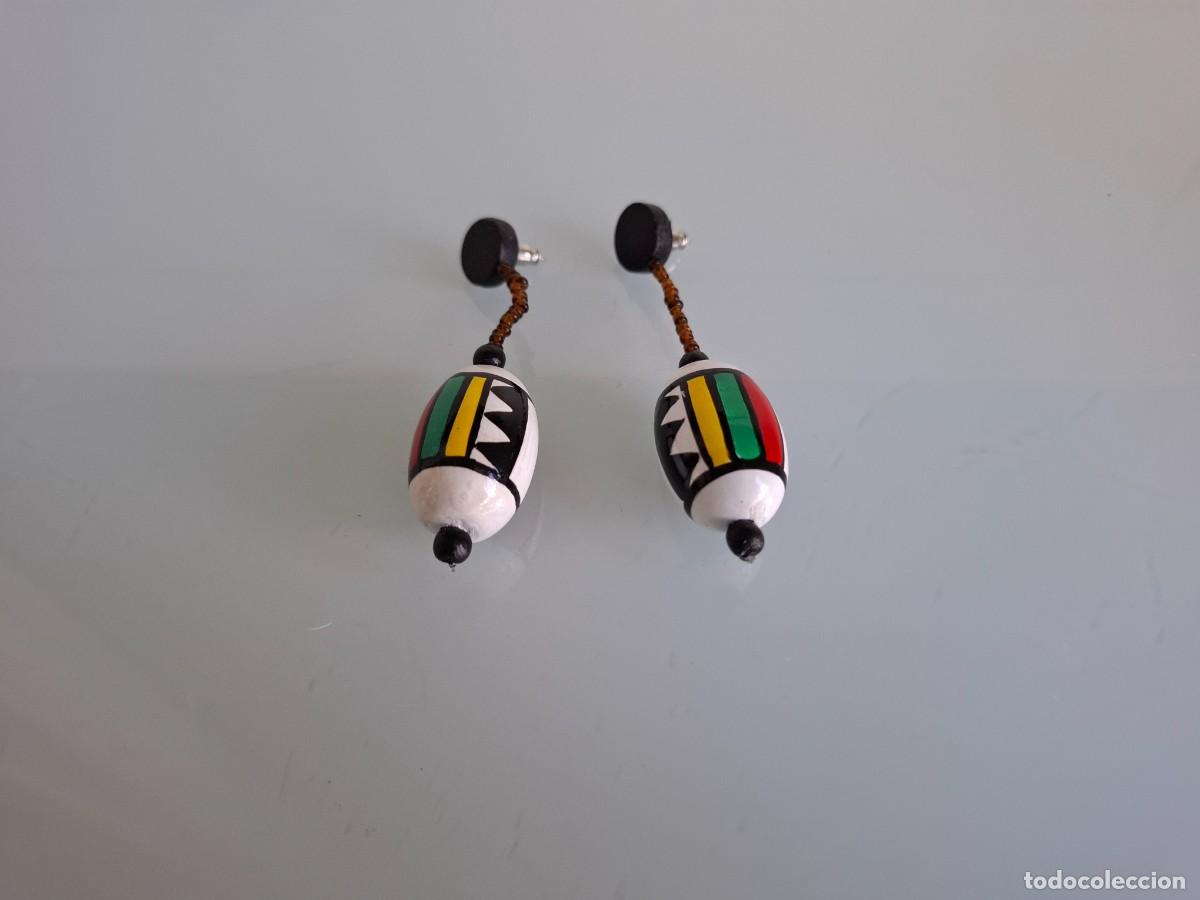 Joyeria: PENDIENTES DE MADERA PINTADA Y BARNIZADA - CON ABALORIOS MARRONES - ESTILO &Eacute;TNICO - Foto 2