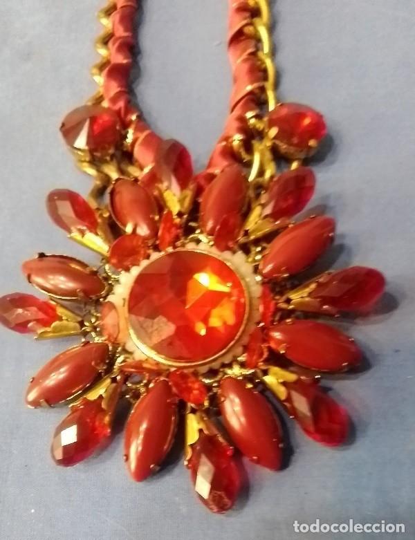 Joyeria: collar rojo metal abalorios y tela - Foto 2
