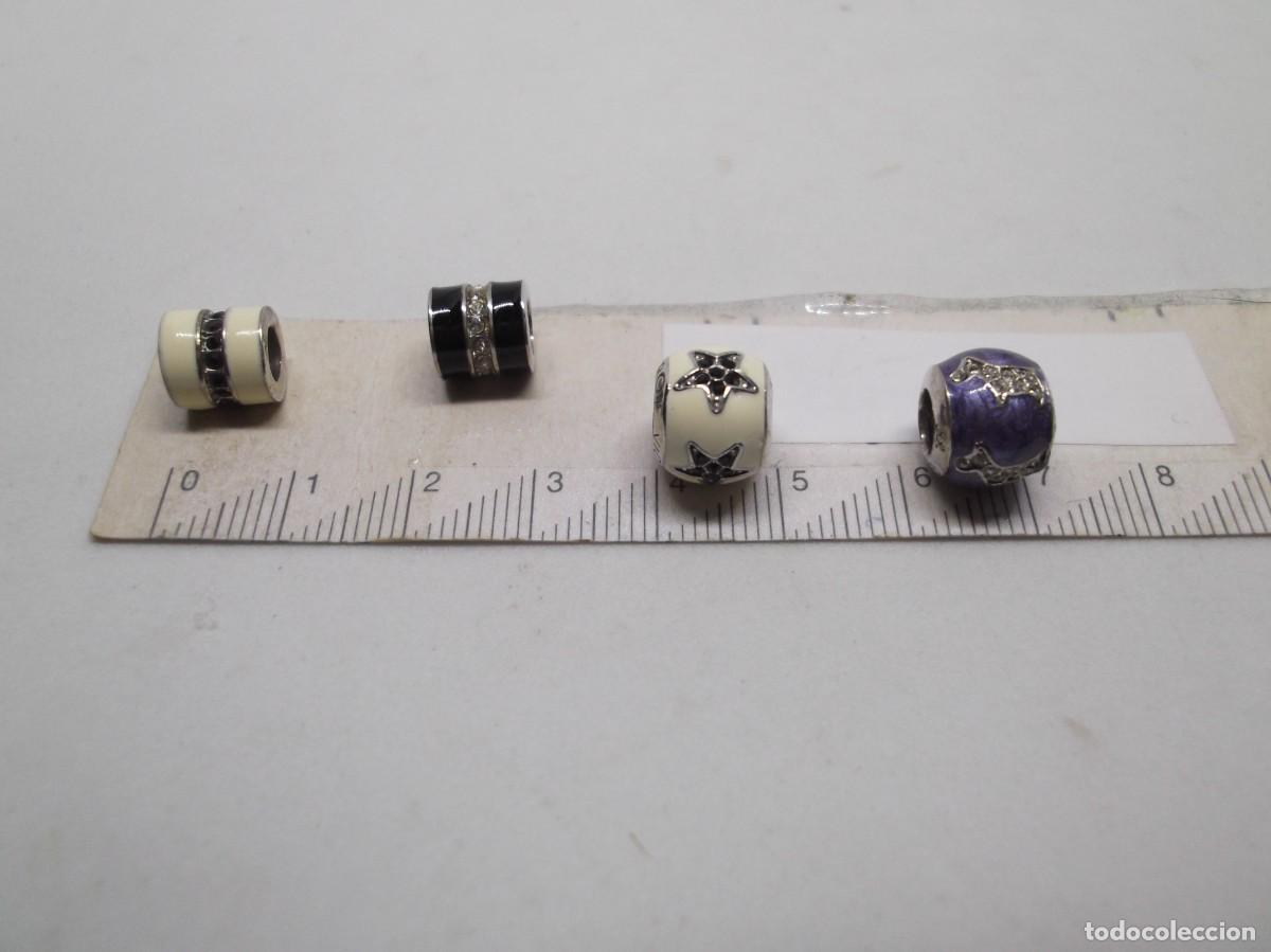 Joyeria: Lote de cuatro charms de plata de Viceroy. - Foto 2