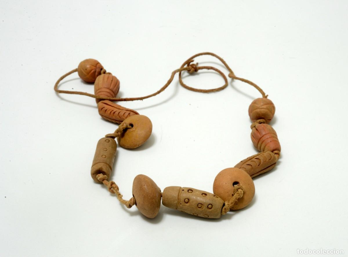 Joyeria: COLLAR VINTAGE HECHO CON ARCILLA Y CUERO - Foto 1