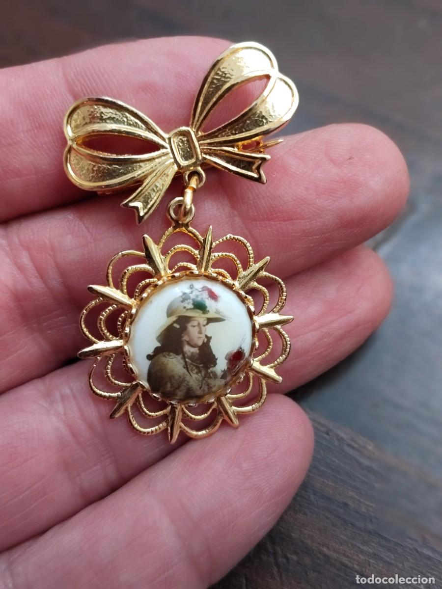 Joyeria: Broche con esmalte de la Virgen de Botoa, Badajoz. - Foto 3