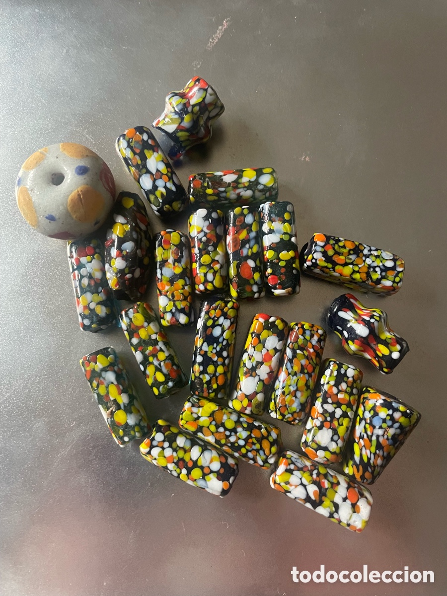 Joyeria: Cuentas de vidrio antiguas con diferentes formas - Foto 1