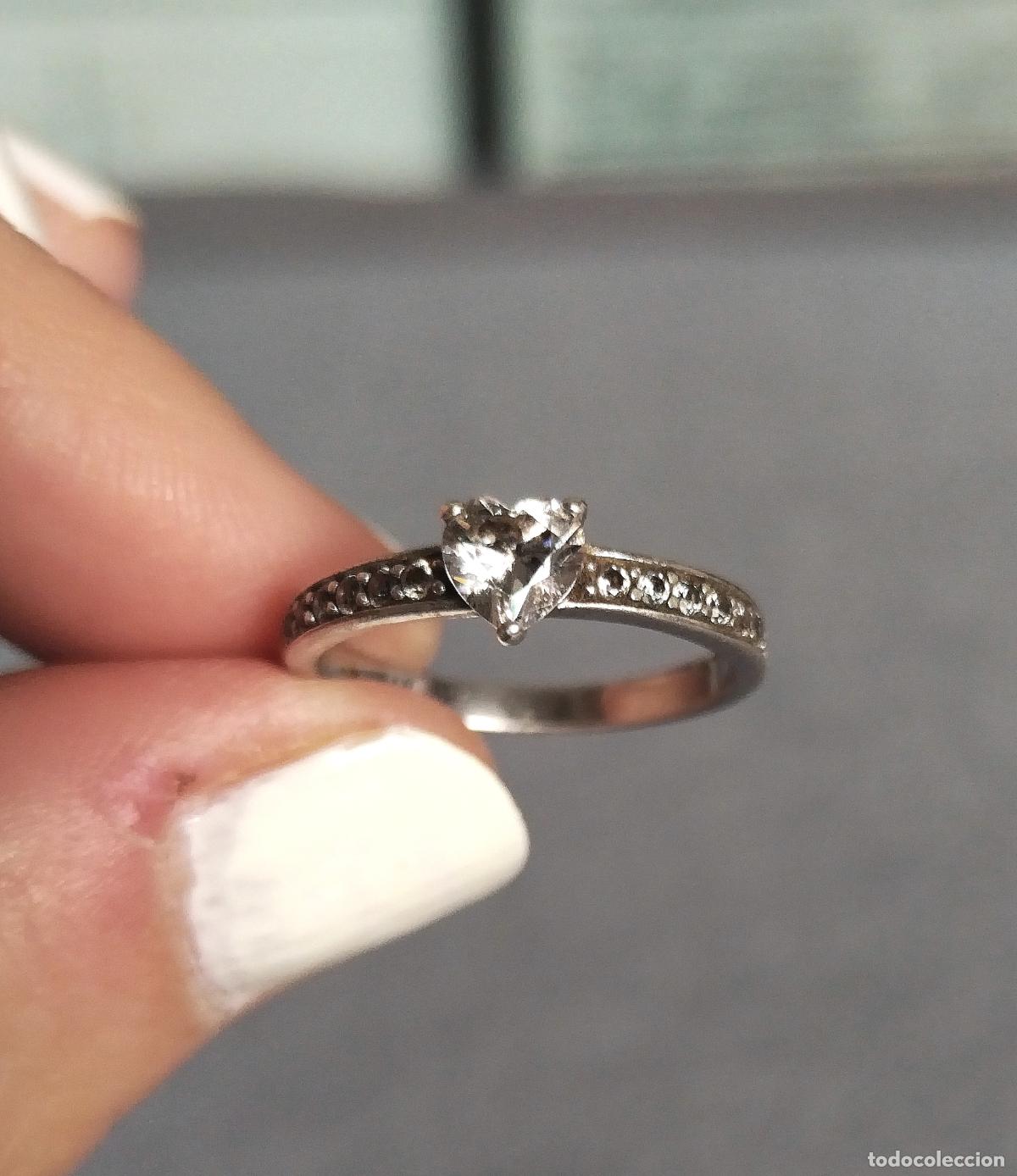 Joyeria: Anillo de plata contrastada con circonitas. - Foto 1