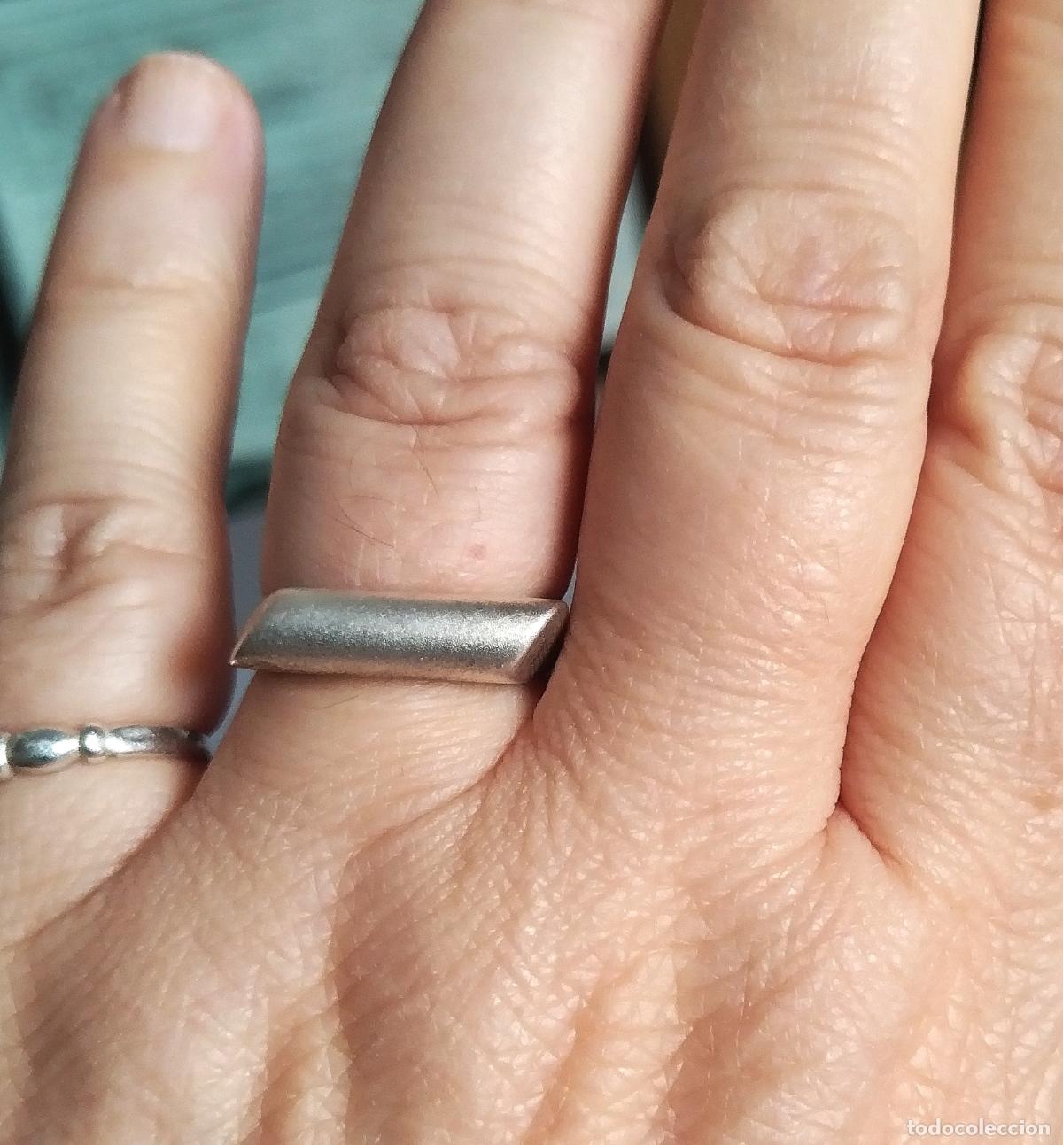 Joyeria: Anillo de plata de ley contrastada. - Foto 2