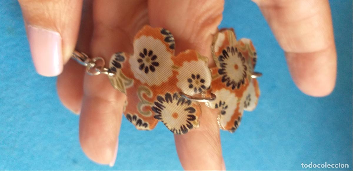 Joyeria: Pulsera. En forma de flores. 16 cm de largo. - Foto 4