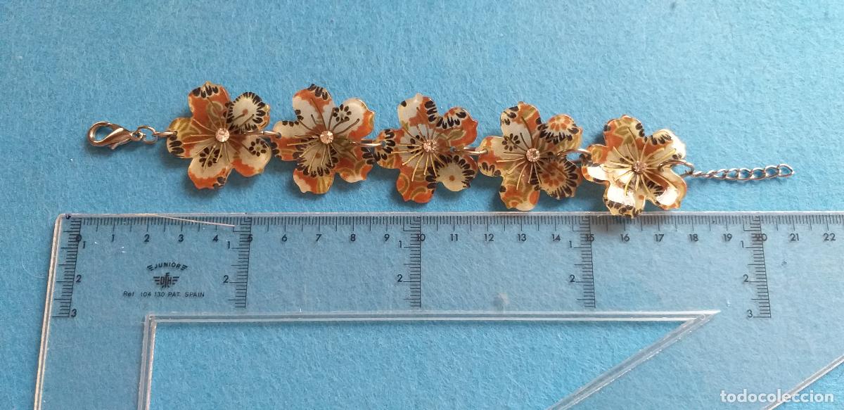 Joyeria: Pulsera. En forma de flores. 16 cm de largo. - Foto 6