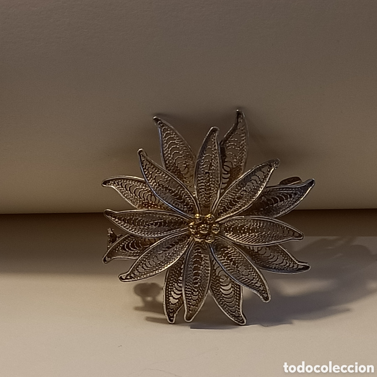 Joyeria: Broche de filigrana de plata en flor. - Foto 2