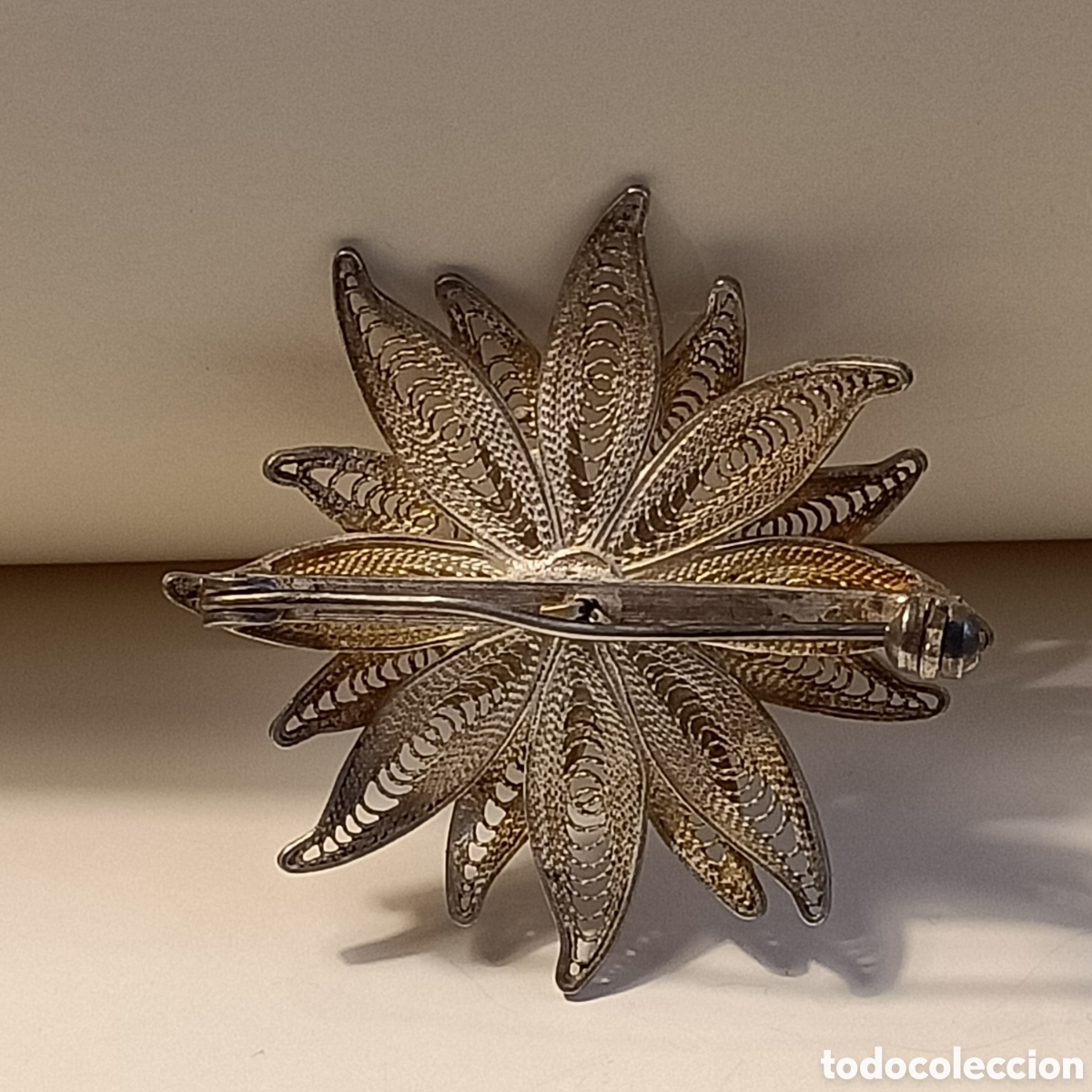 Joyeria: Broche de filigrana de plata en flor. - Foto 3