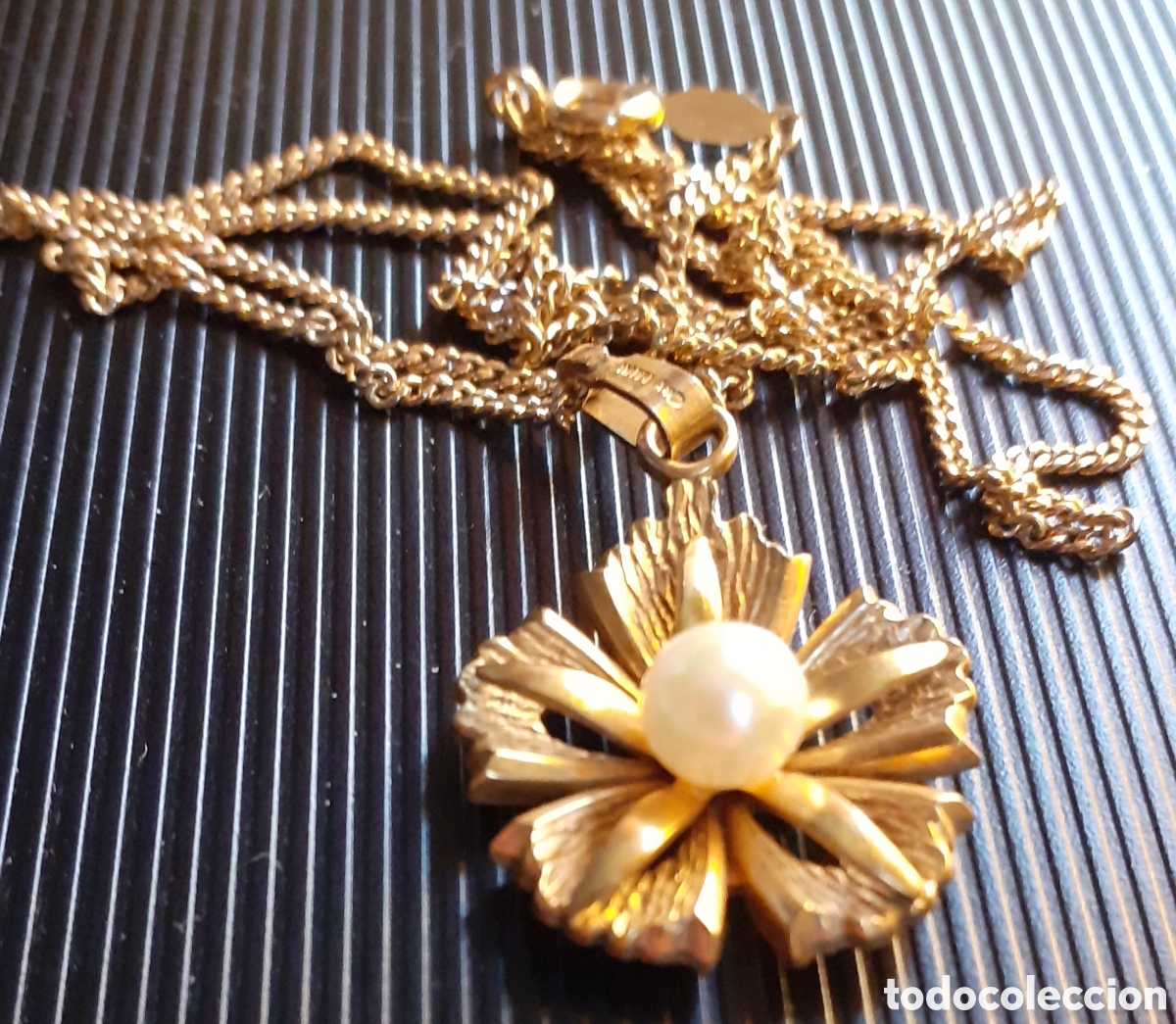 Joyeria: Colgante flor dorado con perla - Foto 1