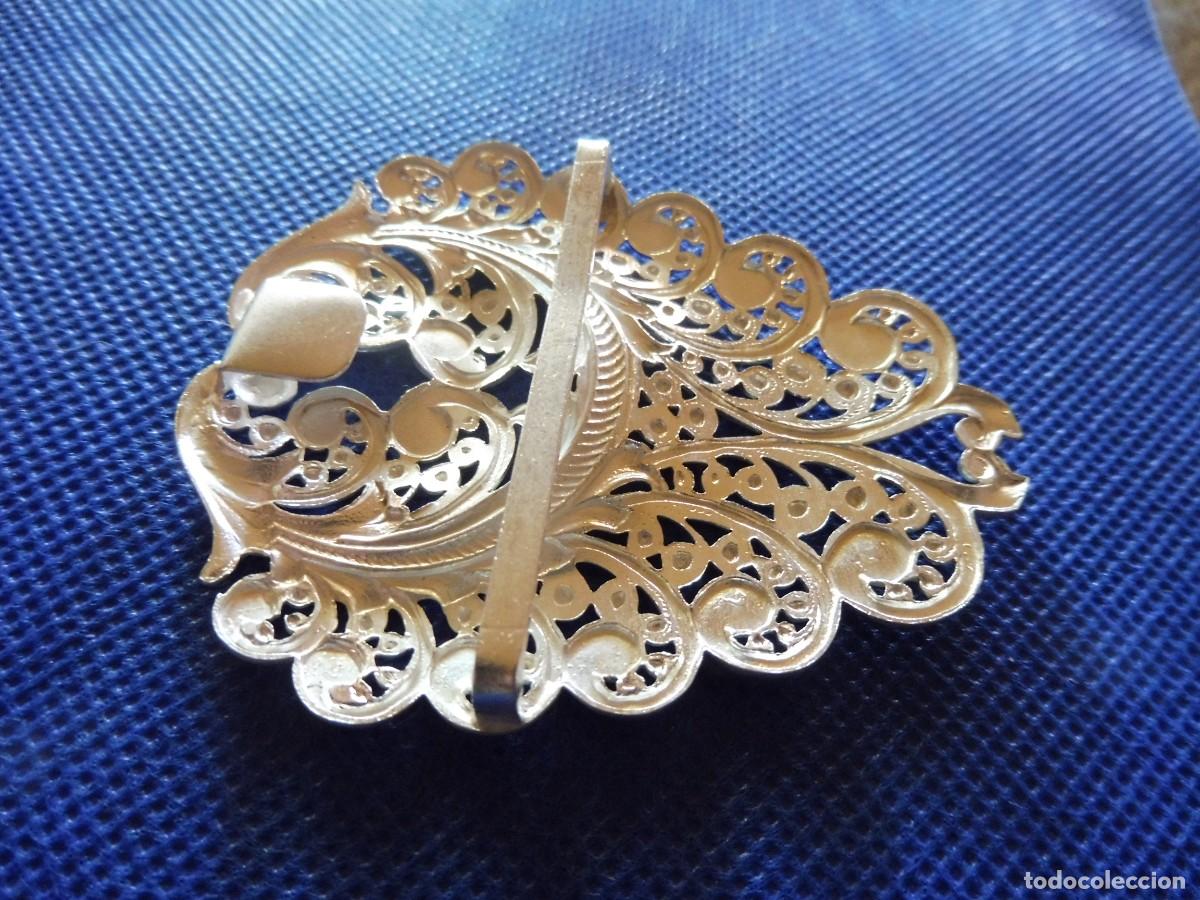 Joyeria: Broche de capa en alpaca blanca - Foto 3