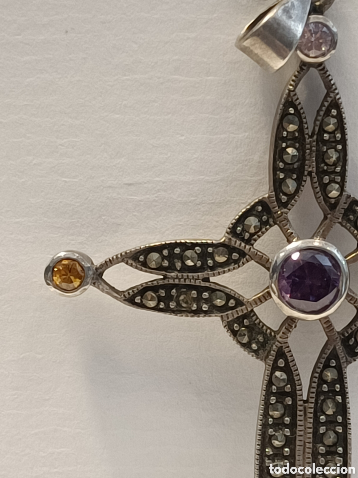 Joyeria: Cruz de plata y piedras de color. - Foto 1