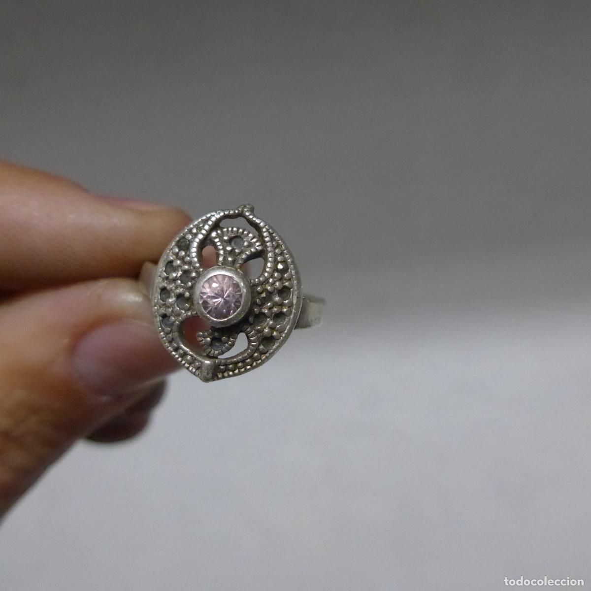 Joyeria: Antiguo anillo de plata con pedreria a identificar - Foto 2